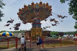 Aladdin Swing Ride.jpg